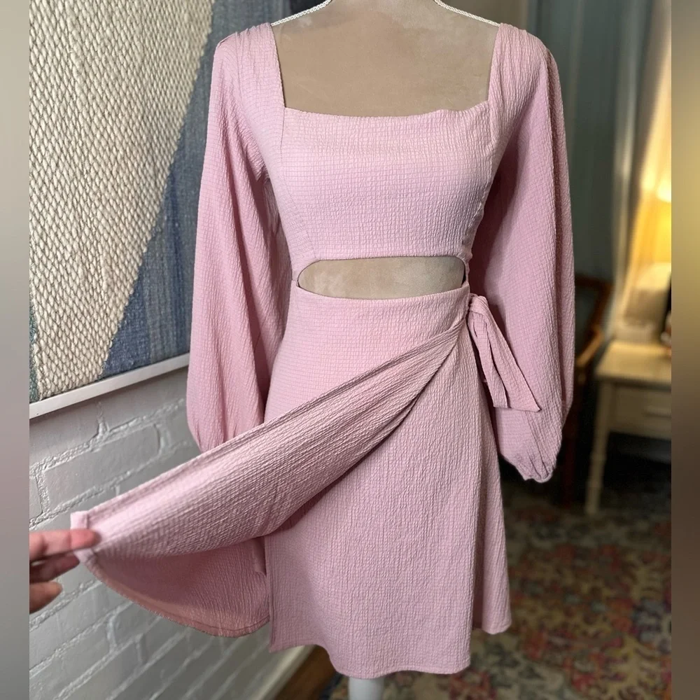 Astr The Label Dusty Pink Balloon Sleeves Cutout Dress - Picture 7 of 14